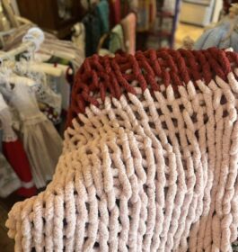 Crafting with the Maker: Chunky Yarn Blanket Class