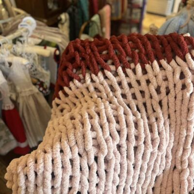 Make a Chunky Blanket with Mamba's Creations